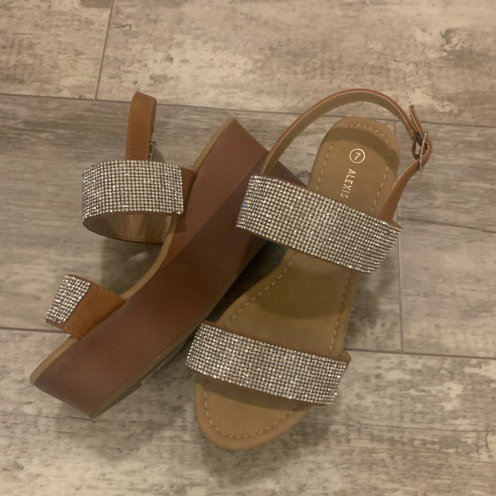 Platform Sandals - Picture 2 of 10